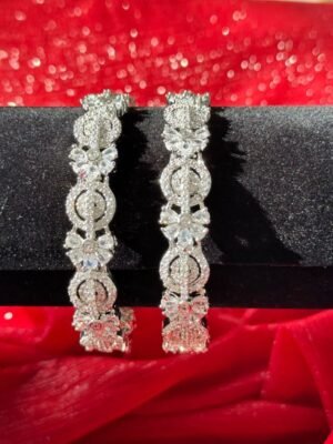 Stoned bangle a pair
